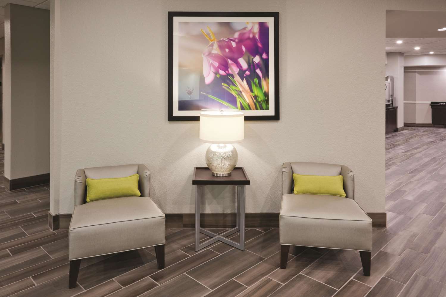 La Quinta Inn & Suites by Wyndham Minneapolis Bloomington W 33/52