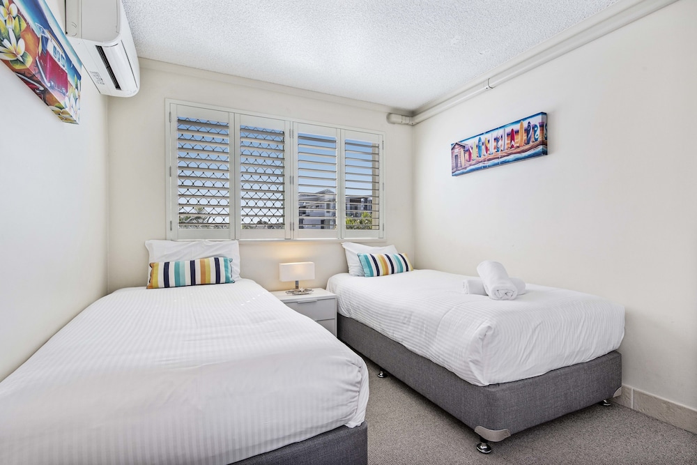 2 BEDROOMS, ROOF TOP, APARTMENT, MARINA VIEW