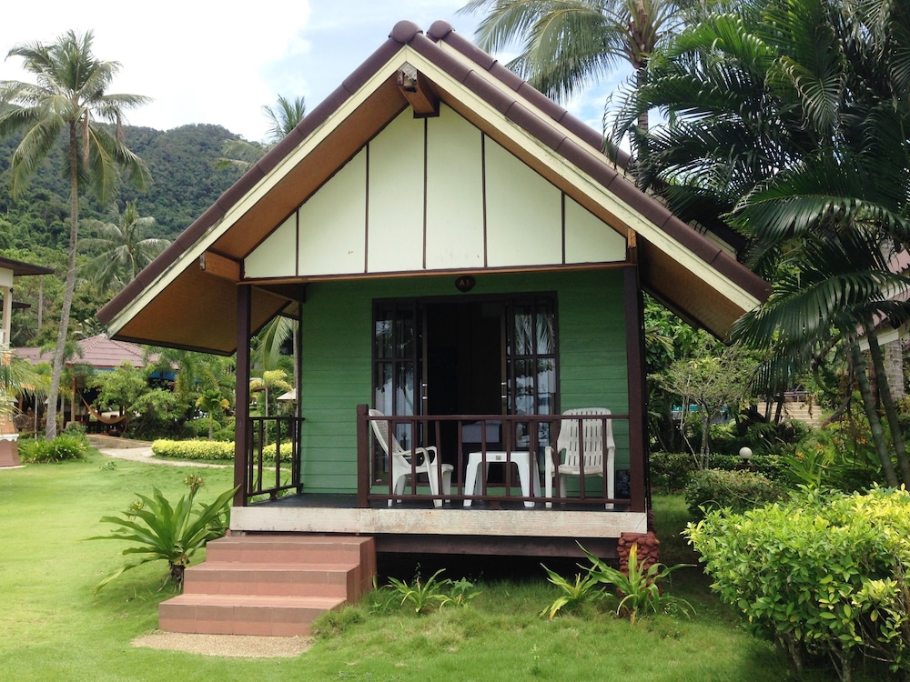 Bailan Beach Resort 3/78