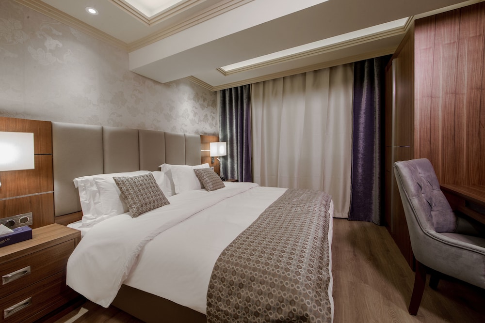 Gems Hotel 23/74