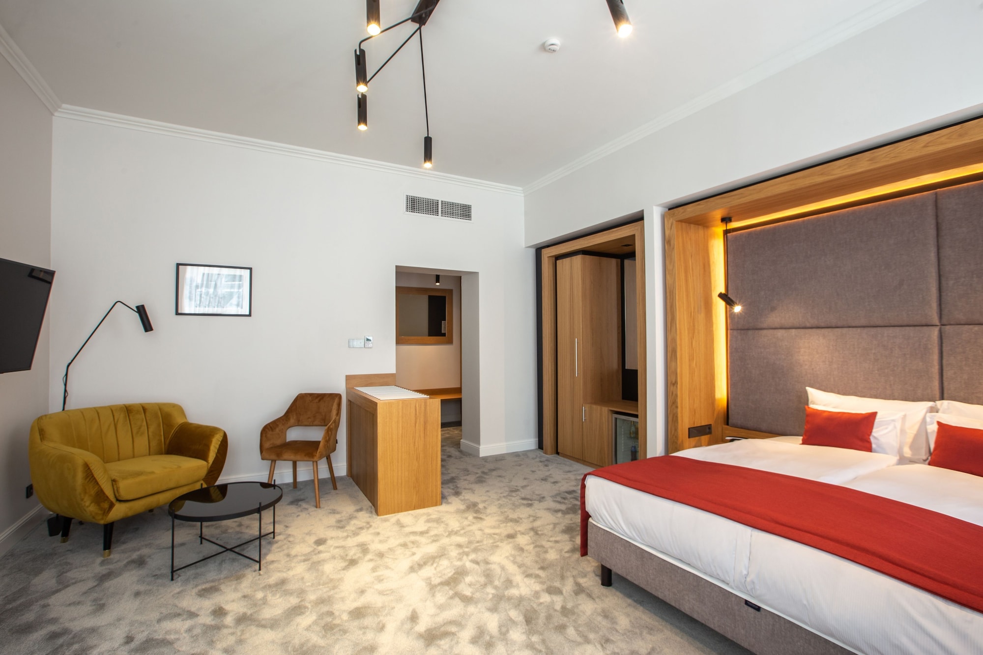 FAMILY, DOUBLE BED