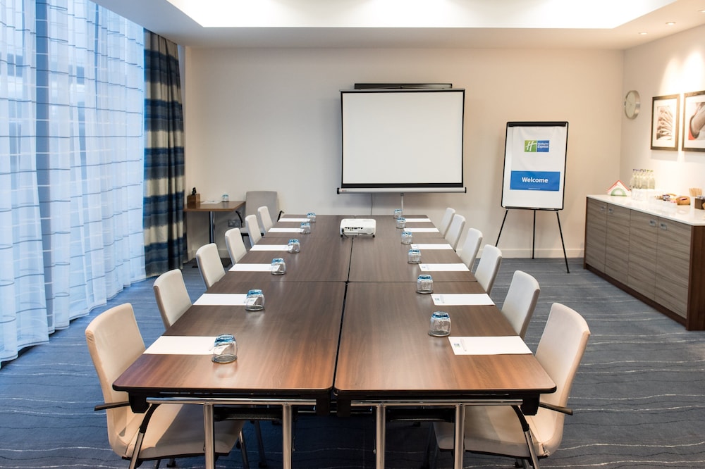 Holiday Inn Express London - Excel 45/64