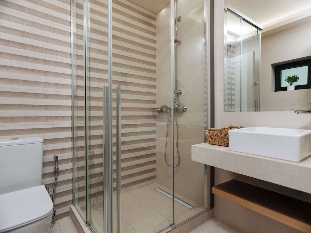 Emerald Villas 50/50