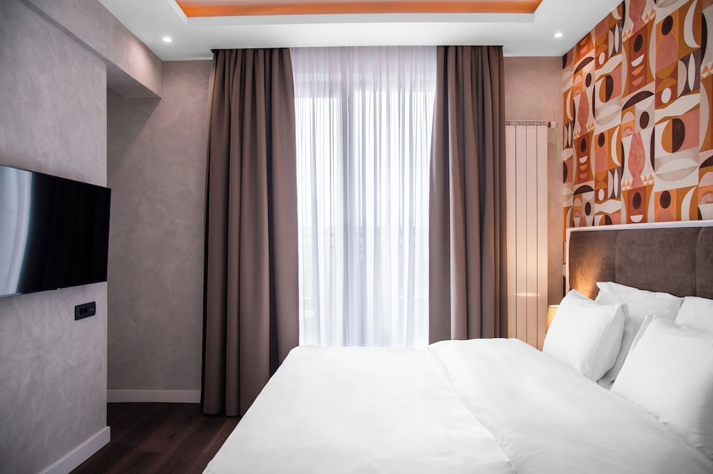 PRESIDENTIAL, SUITE, MULTIPLE BEDS