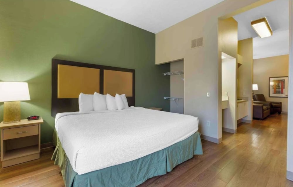Studio 6 Extended Stay Findlay Tiffin Avenue OH 14/50