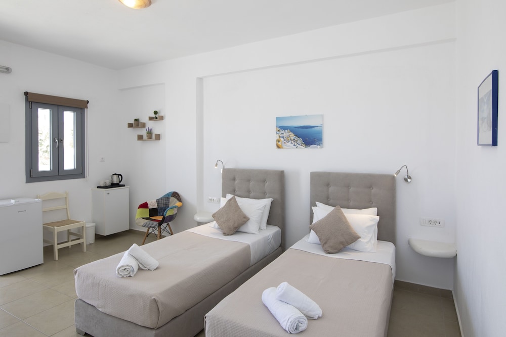 Thira S Dolphin Hotel 23/72
