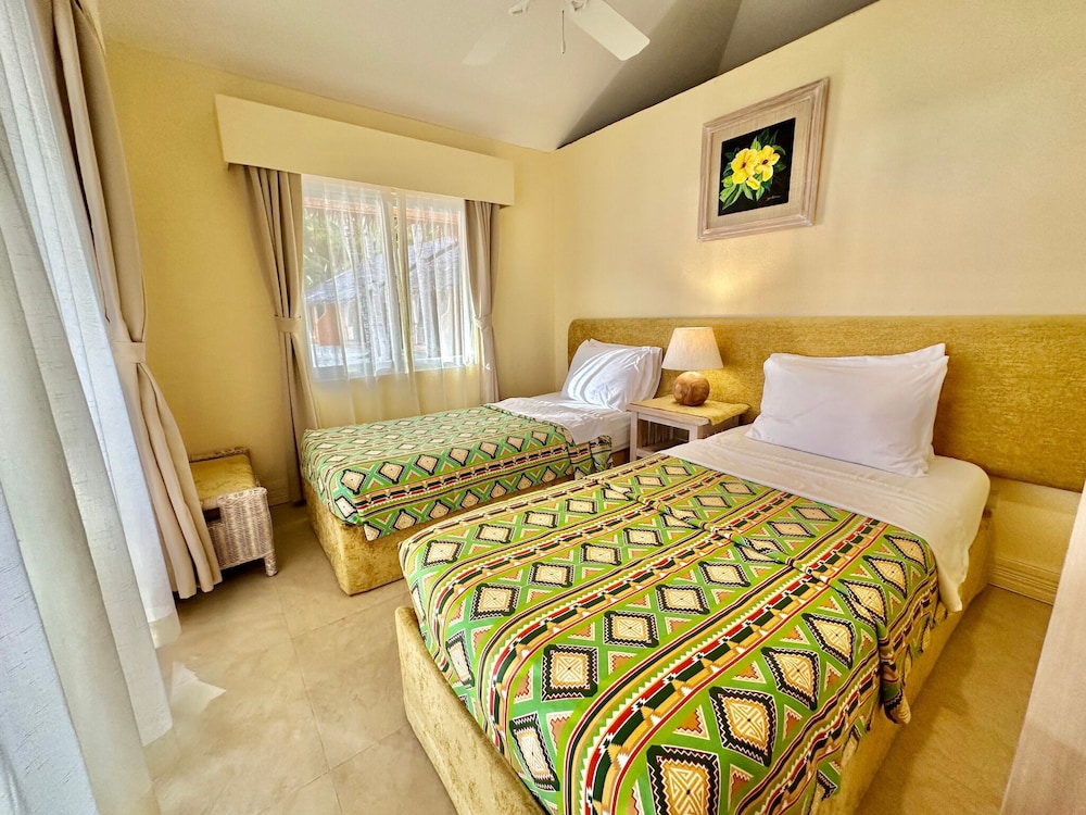 Coco Grove Beach Resort 14/50