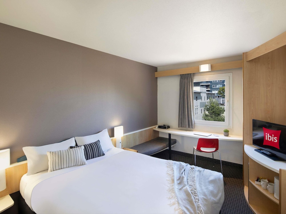 IBIS SYDNEY THORNLEIGH 21/62