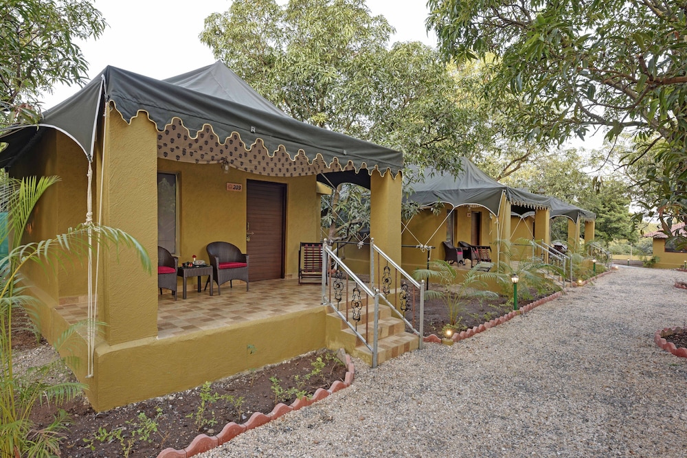 Gir Lion Safari Camp 30/36