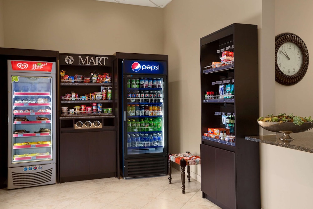 Ramada By Wyndham Emerald Park/Regina East 43/49