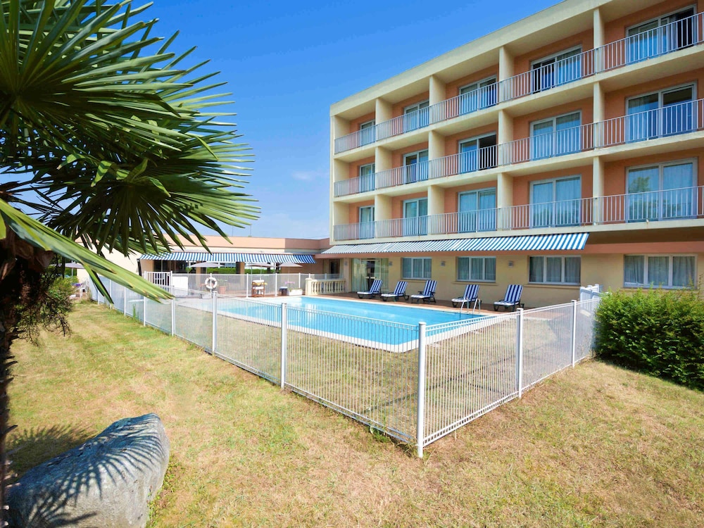 Ibis Tarbes Odos 38/64