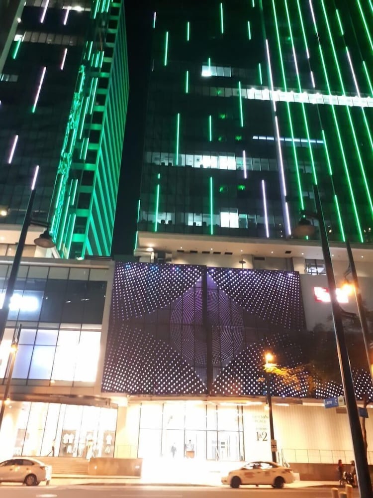 One Uptown Residence Bgc 3/50