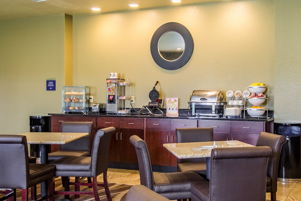 Cobblestone Hotel & Suites - Orrville 18/22