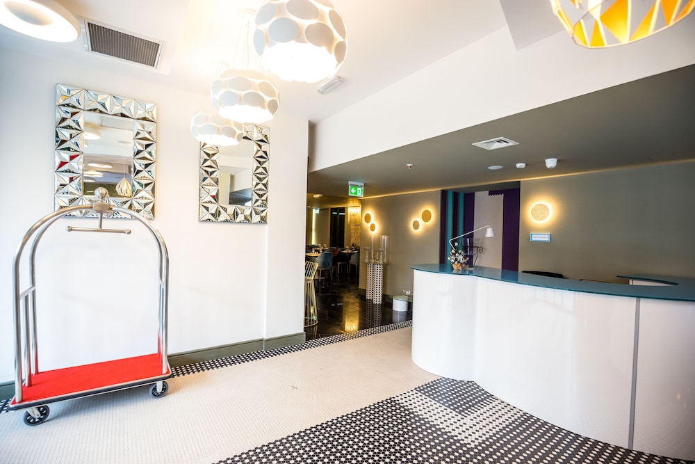 Brosse Garden Hotel 7/49