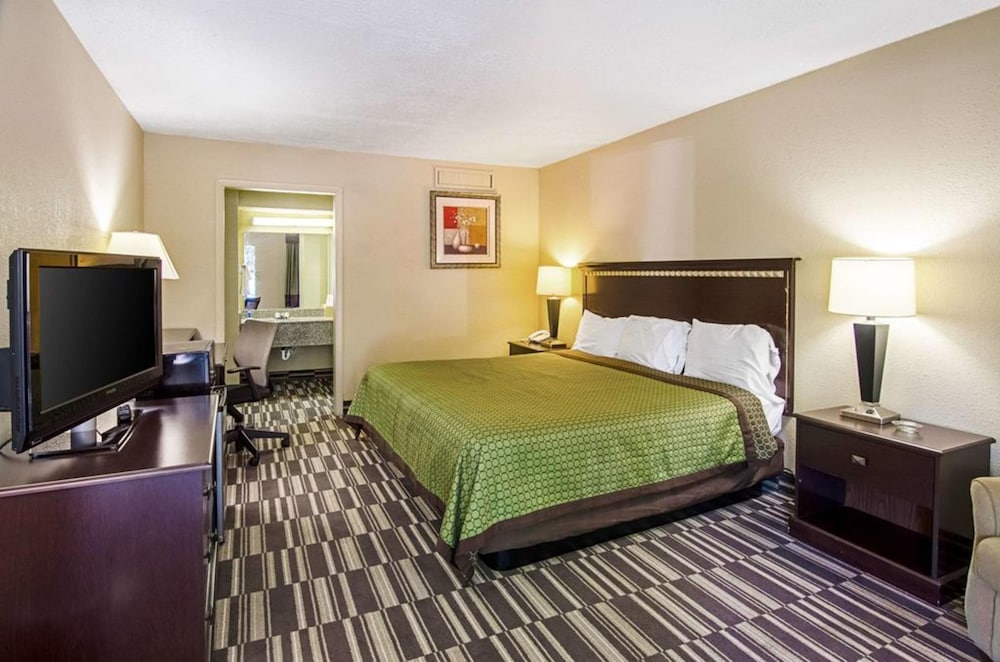 Travel Inn Bristol Near State Street (ex Rodeway Inn) 4/24