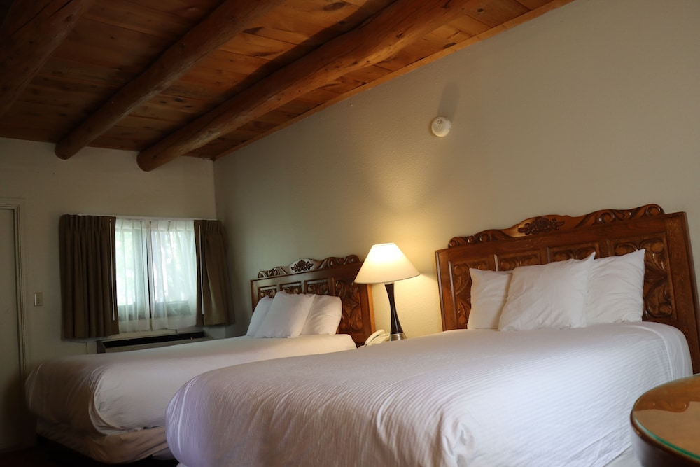 Sagebrush Inn Suites 27/81