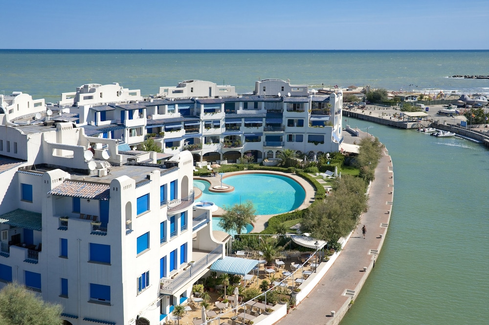 PORTOVERDE BEACH APARTMENTS 6/53