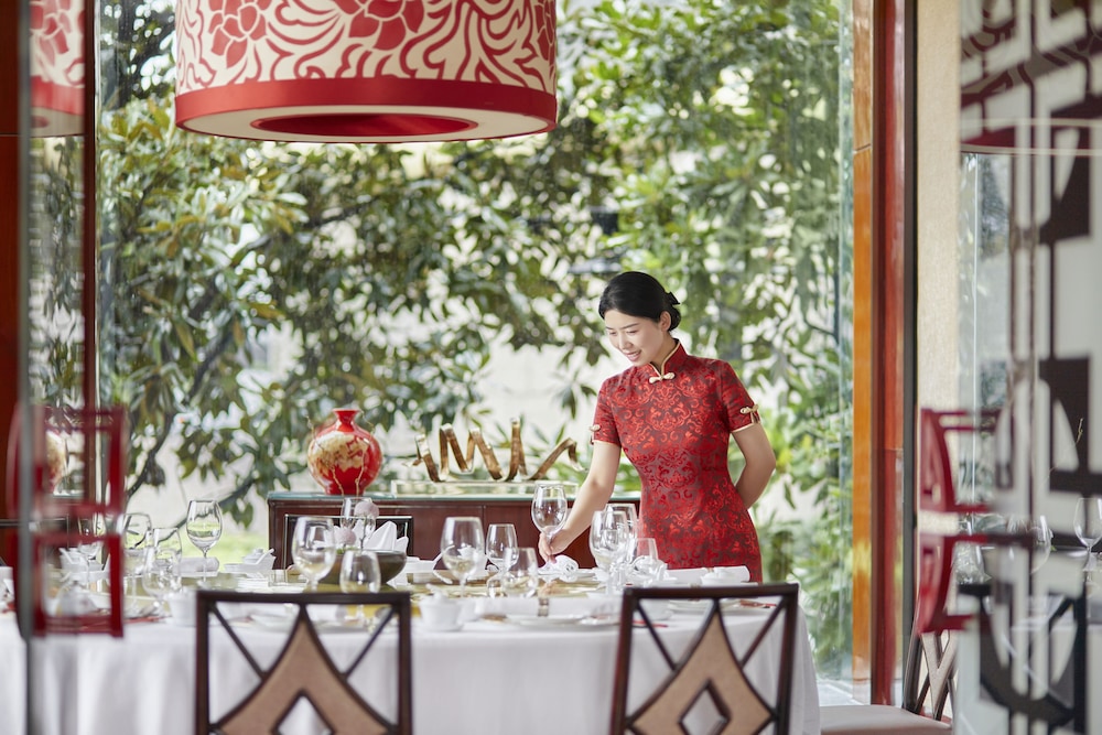 Pudong Shangri La 11/77