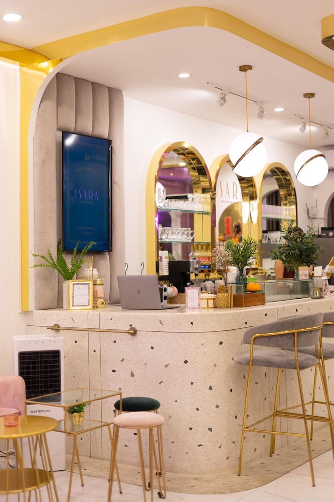 Isara Boutique Hotel and Cafe 56/66