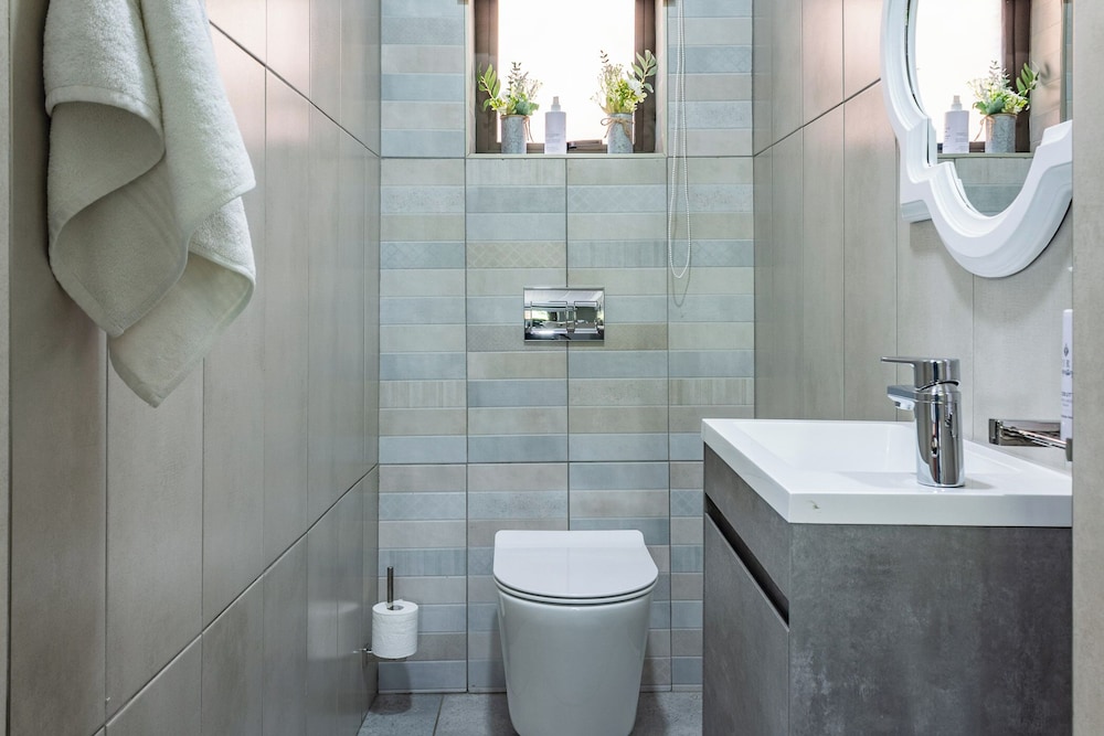 Sunrock Guesthouse 76/77