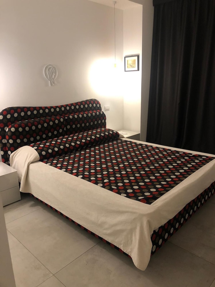 DELUXE, APARTMENT