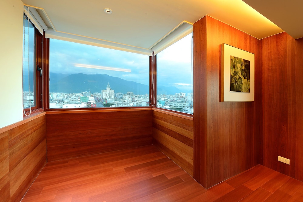 Shiny Ocean Hotel 37/52