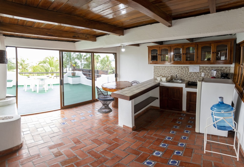 Hotel y Bungalows Acuario 7/60