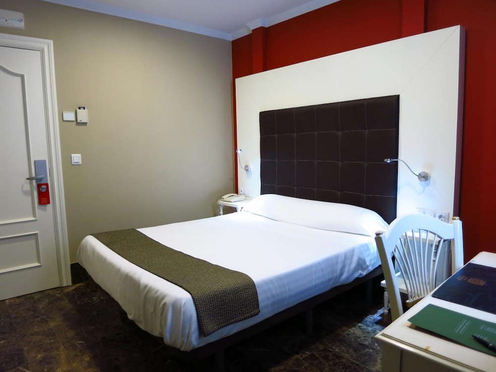 Hotel Catedral 32/59