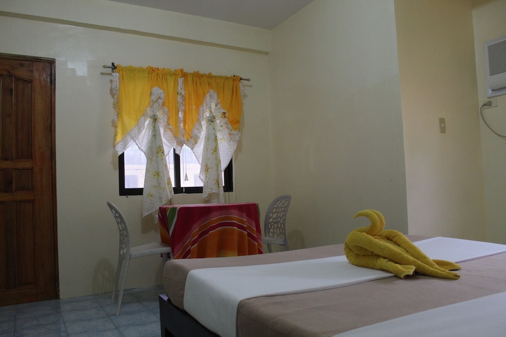 Escurel Inn 8/24