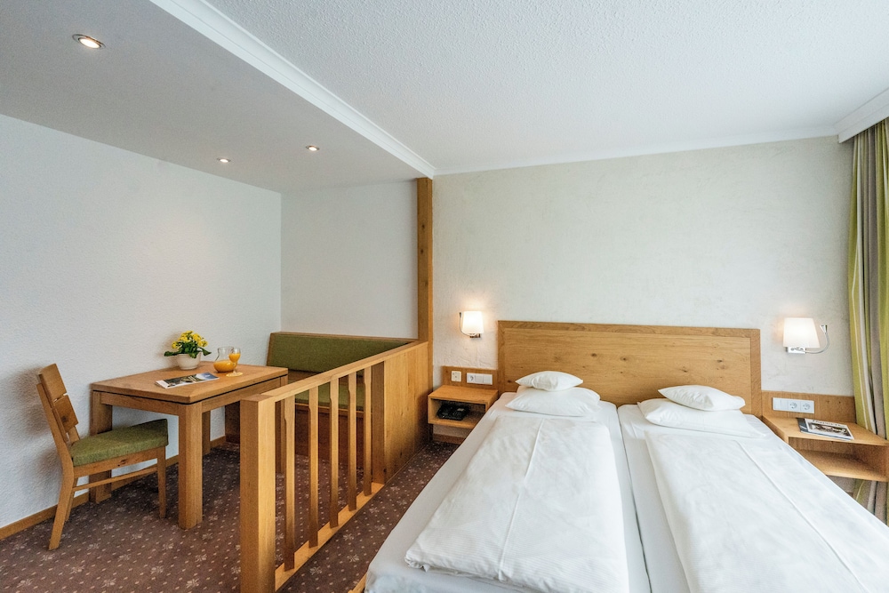 Standard, Queen Bed, Balcony