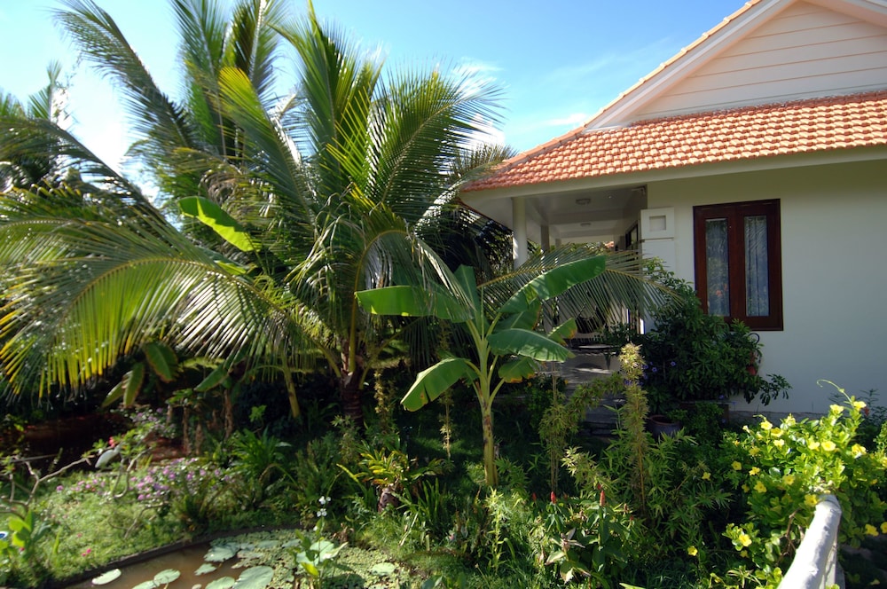 Saigon Emerald Resort 2/72