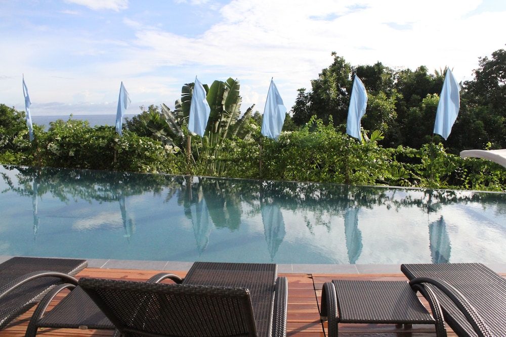 Ocean Suites Boutique Hotel 36/66
