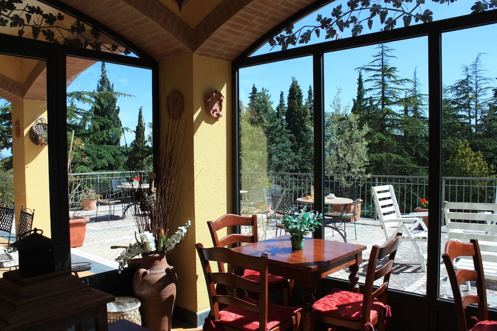 Villa Sant' Uberto Country Inn 46/65