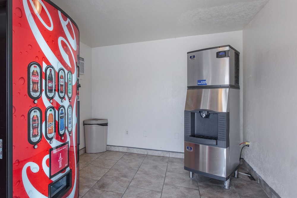 Motel6 Lordsburg, NM 32/58