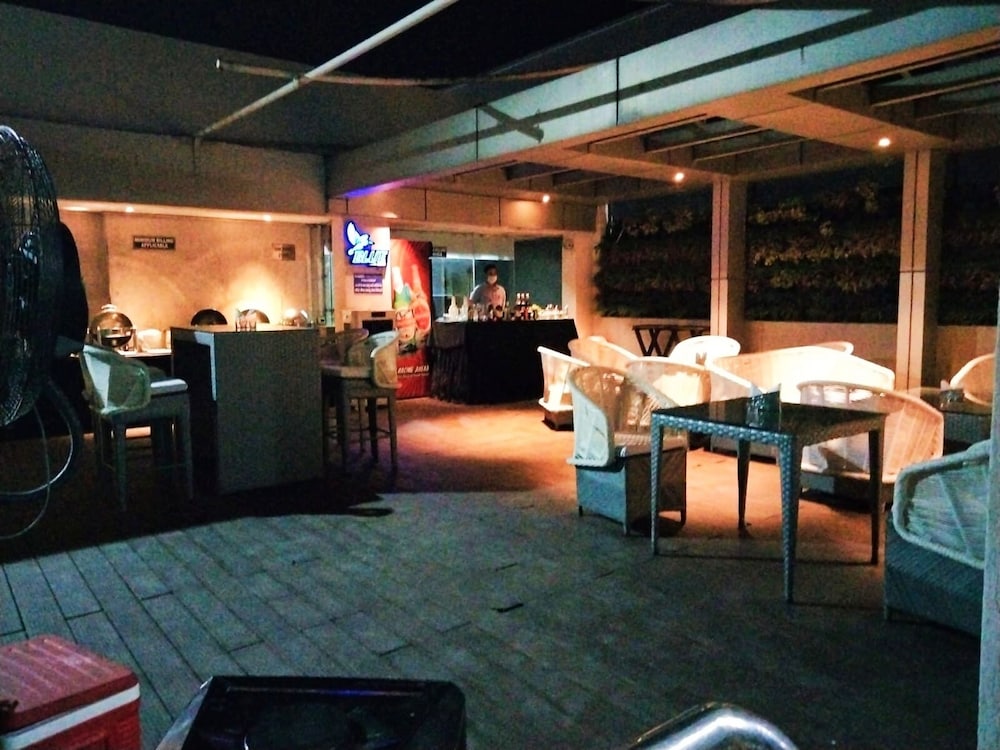 Country Inn And Suites By Radisson Bhiwadi 33/50