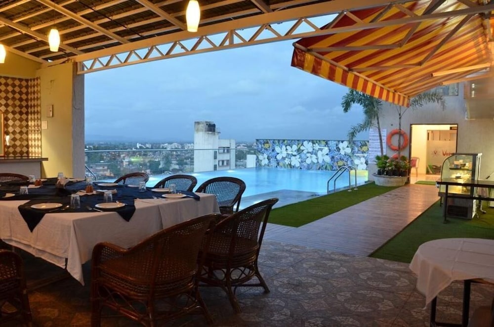 Hotel Vrishali Executive 49/61