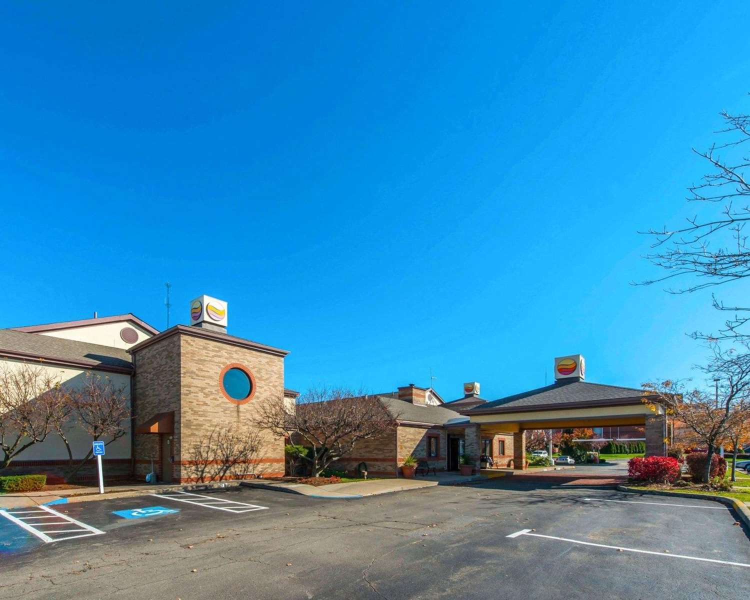 Comfort Inn & Suites Erie - Splash Harbor Indoor Waterpark 8/55