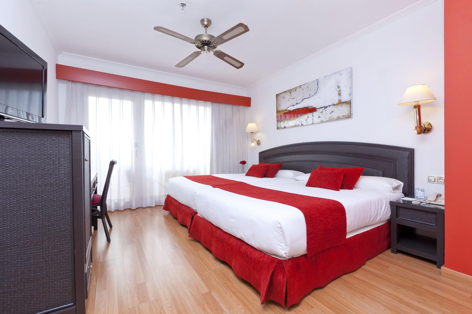 غرفة سوبيريور بسرير مزدوج بإطلالة على البحر بشرفة، Senator Marbella Spa Hotel 3/7