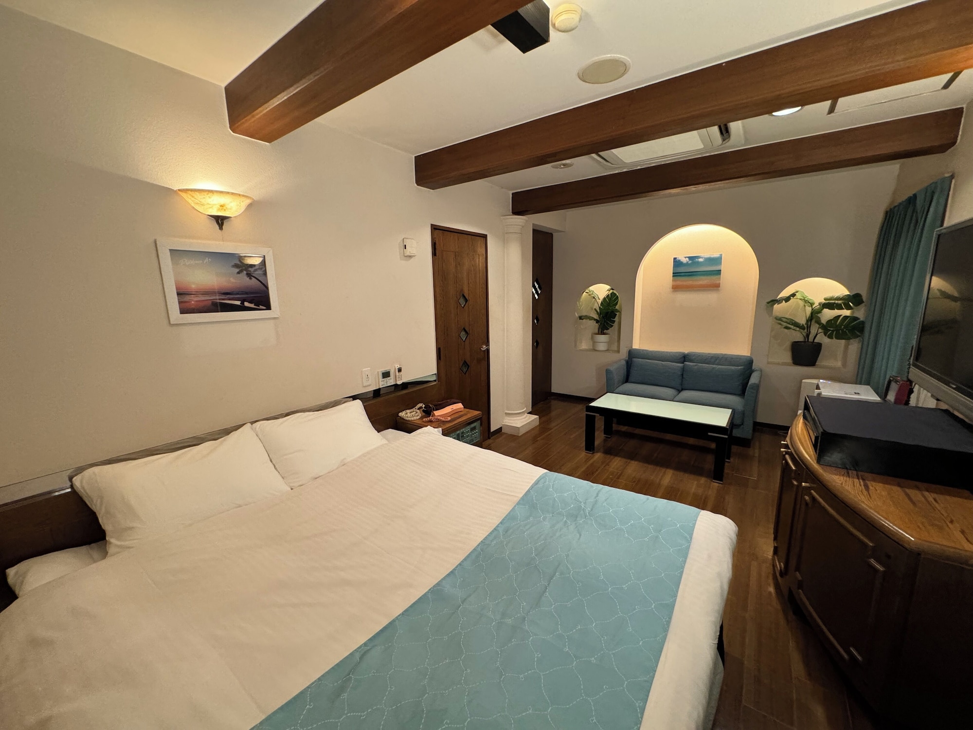 DELUXE, DOUBLE BED