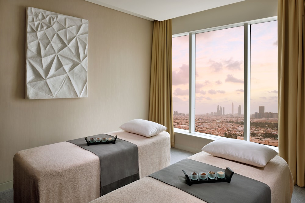 Marriott Executive Apartments Downtown Abu Dhabi 10/25