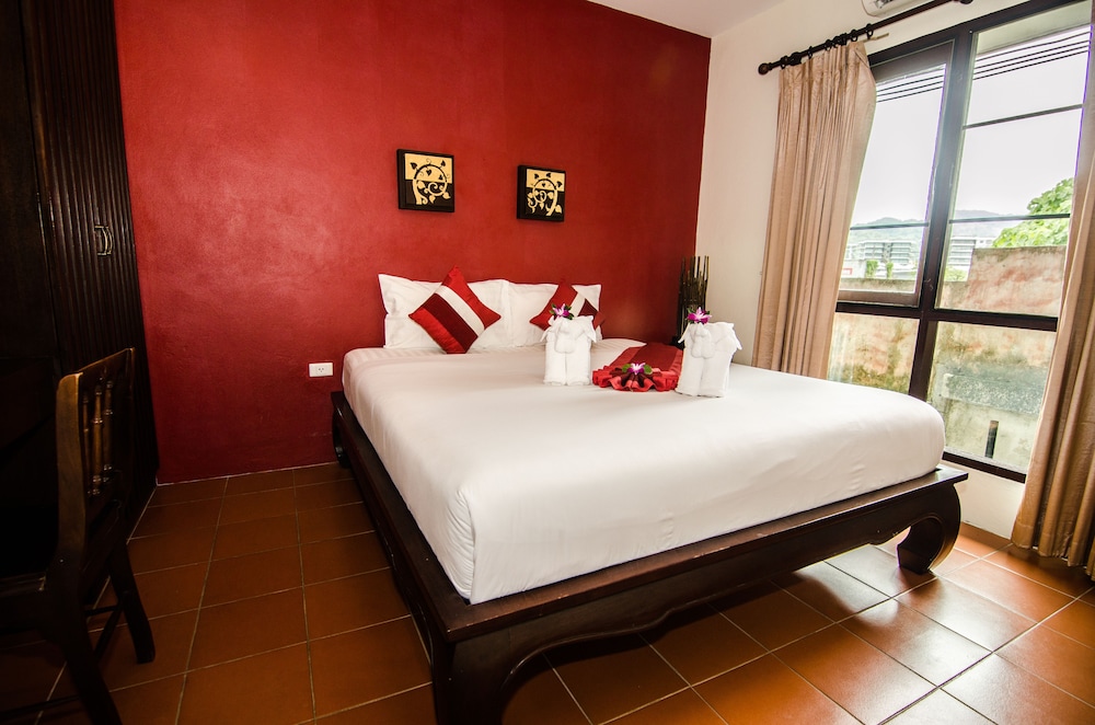 Cocoville Phuket 30/75