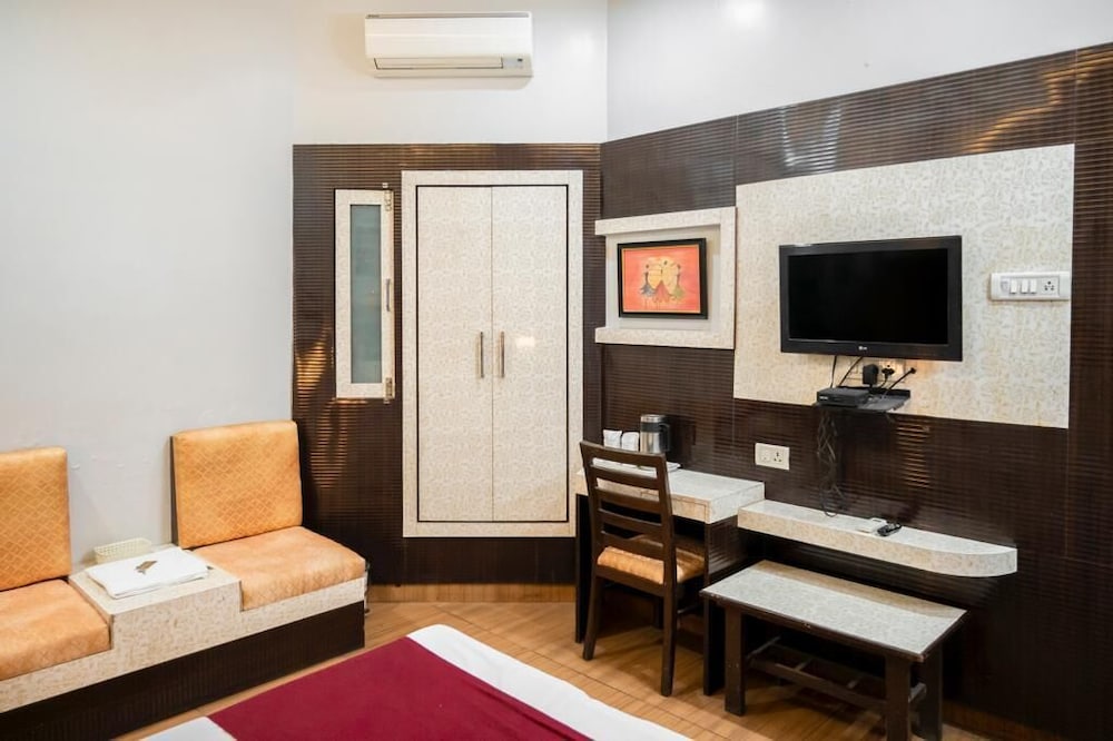 HOTEL PRAYAG 49/55