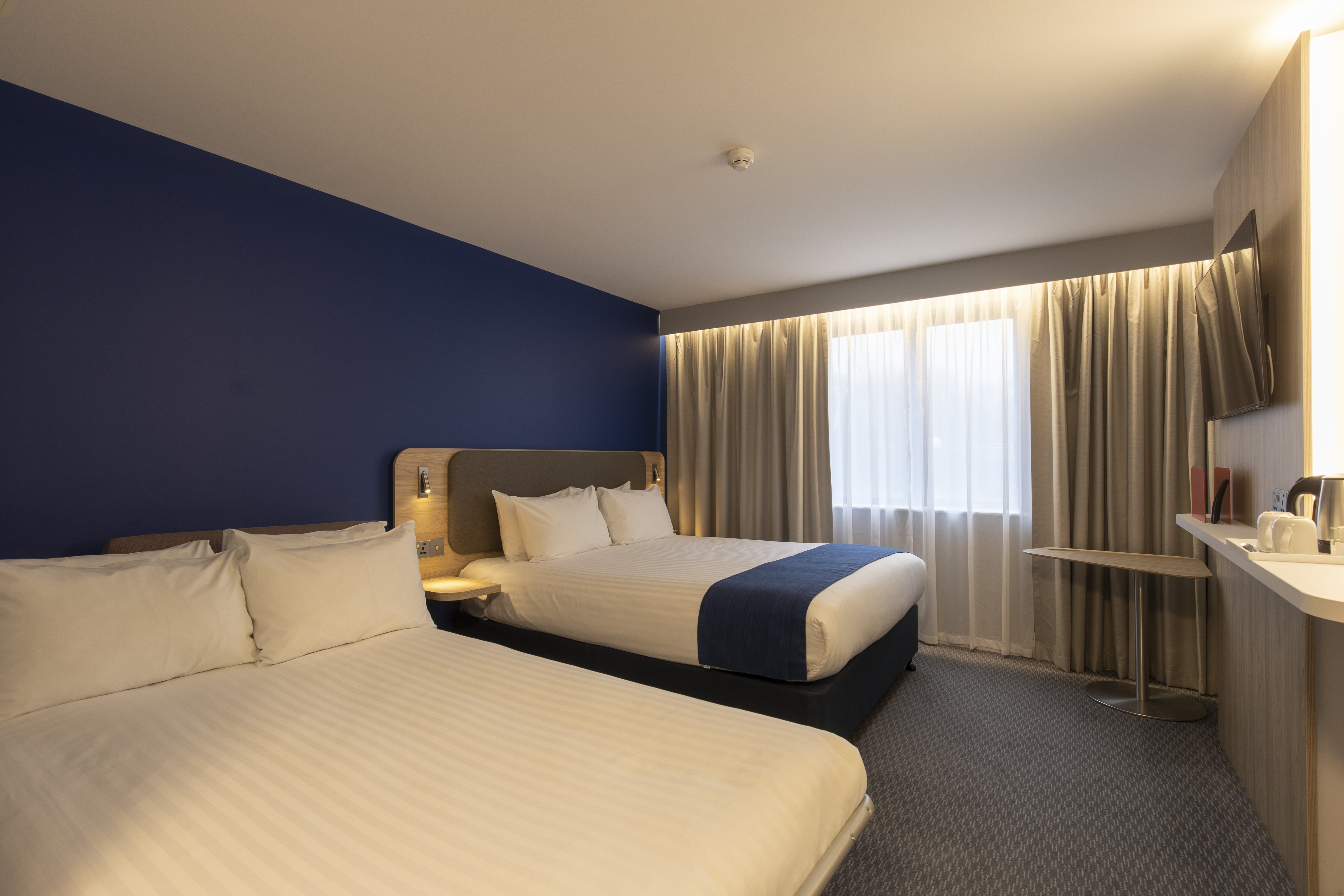 Holiday Inn Express Poole 12/50