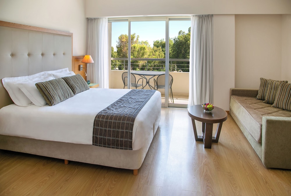 Deluxe, King Bed, Inland View