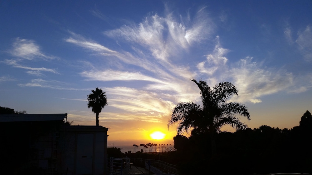 Malibu Country Inn 37/50