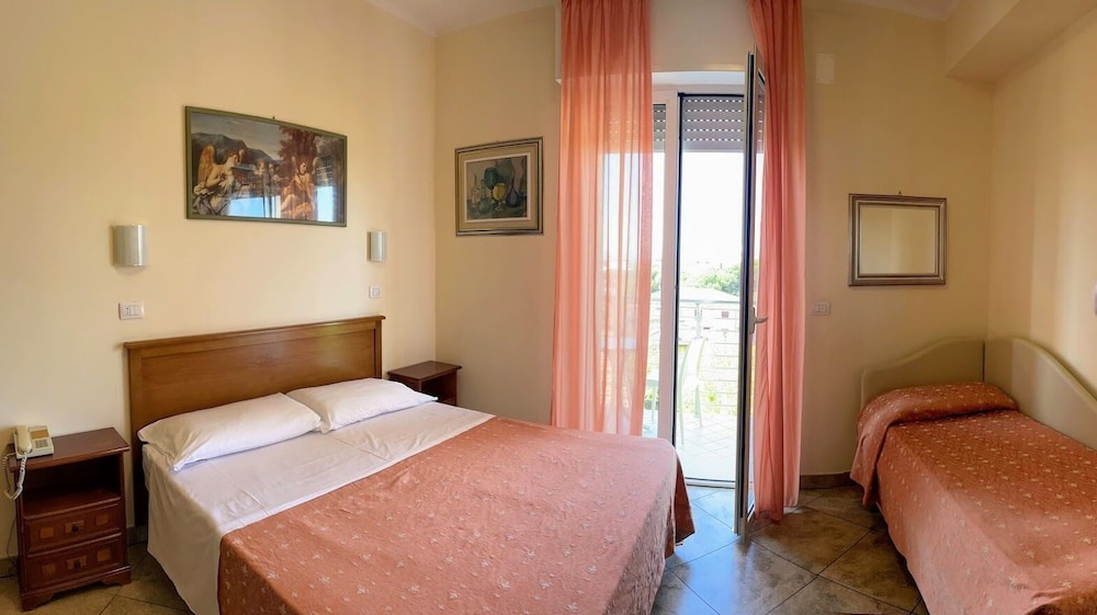 Franca Hotel 16/50