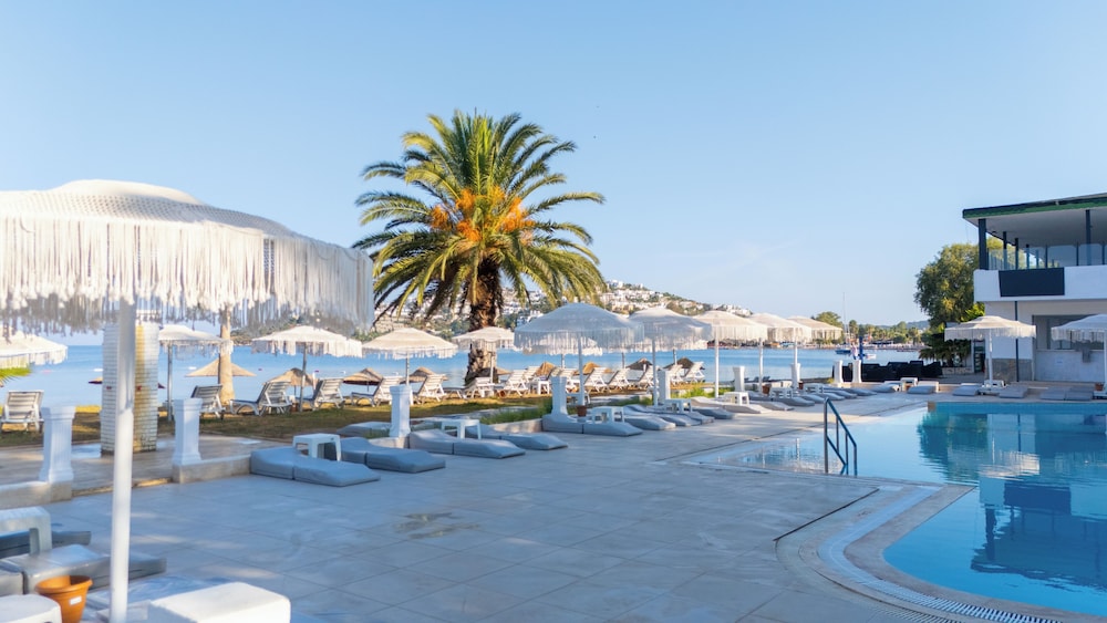 Ladonia Hotels Luna Beach Resort 30/61