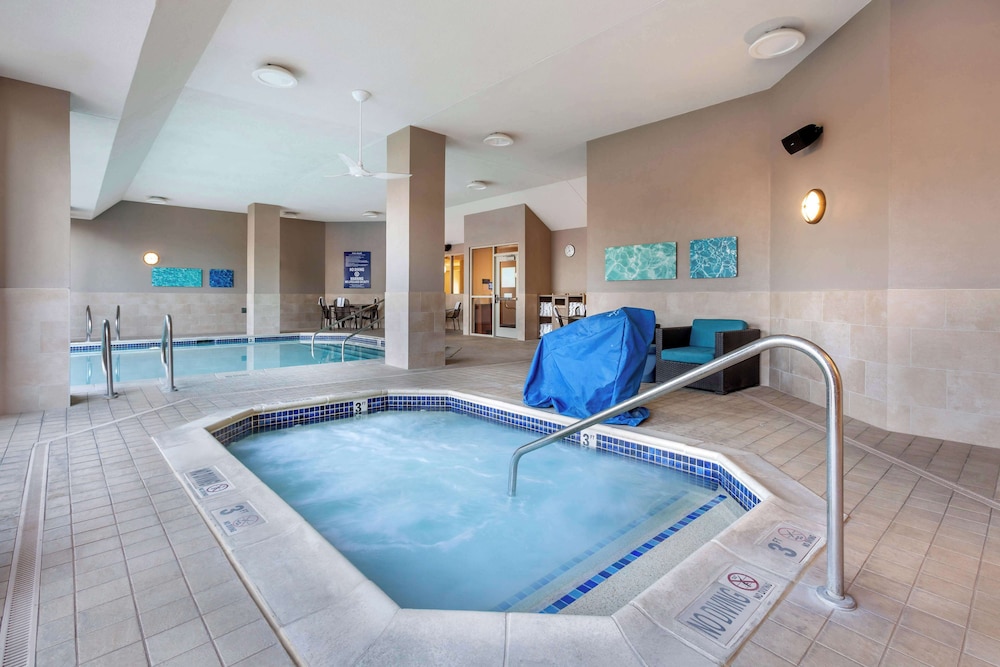 Drury Inn & Suites Phoenix Tempe 24/50