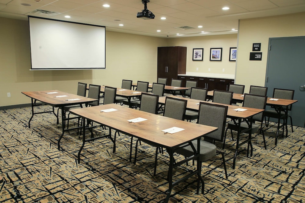 Hampton Inn And Suites Mount Laurel Moorestown 25/28