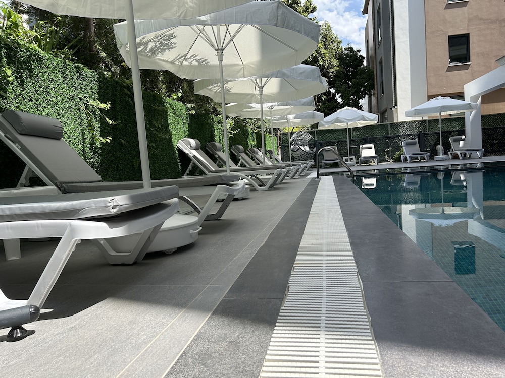Sam Hotel 25/48